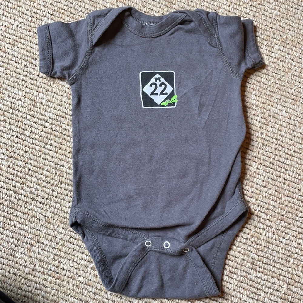 M22 gray onesie size 6 months